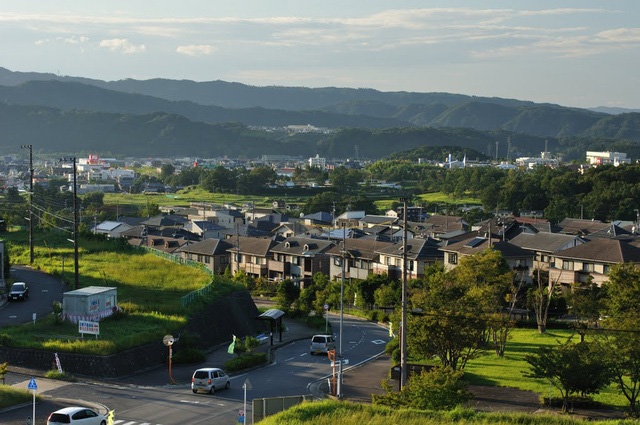 Bỏ phố về quê: Nhật chi mạnh tiền cho dân