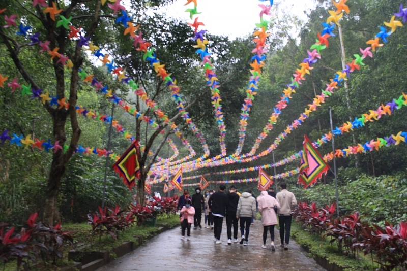 ngay xuan tray hoi phu na