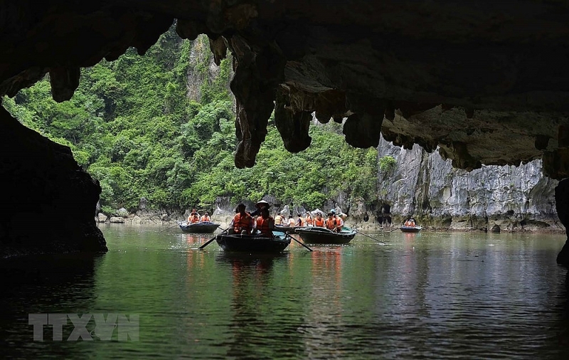 kham pha vinh ha long diem den dac biet co mot khong hai