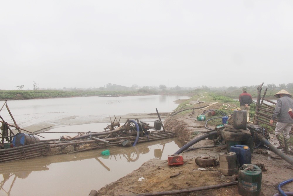 Thanh Hóa: “Núp bóng” nuôi tôm để khai thác cát trái phép tại Nga Sơn
