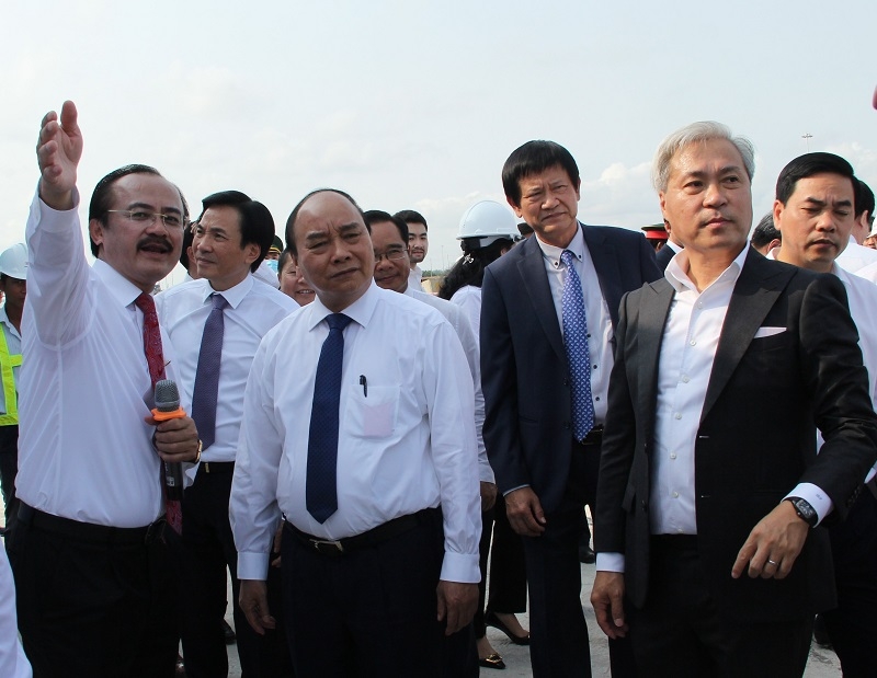 Thủ tướng Chính phủ Nguyễn Xuân Phúc thăm cảng Quốc tế Long An