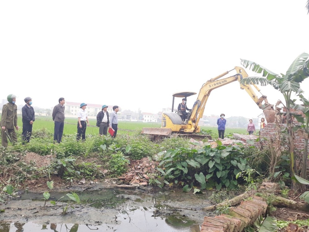 Yên Lạc (Vĩnh Phúc): 11 hộ dân tại xã Đại Tự đã tự giác tháo dỡ công trình vi phạm để làm đường giao thông nông thôn