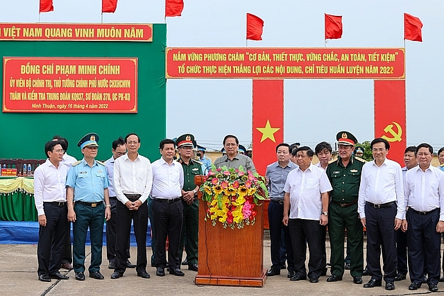 thu tuong khao sat san bay quan su thanh son tham trung doan khong quan 937