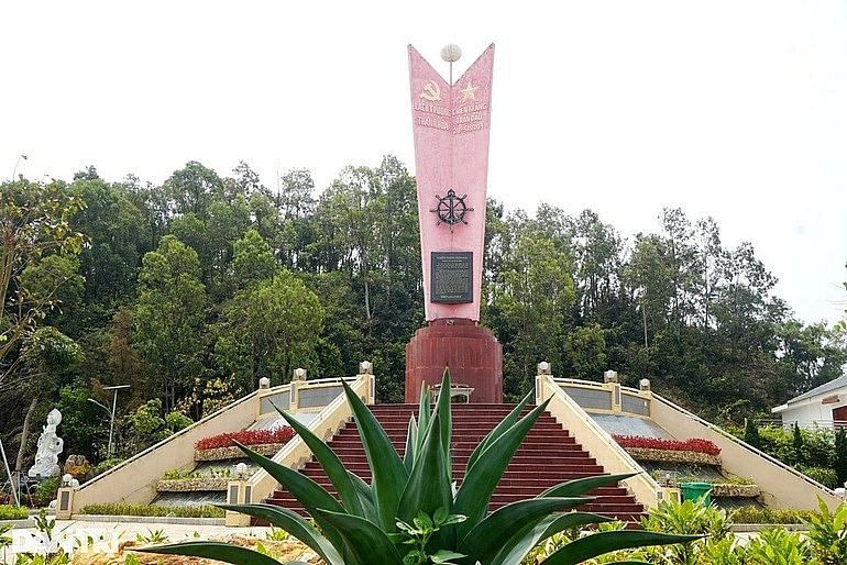 chiem nguong khong gian thanh tinh cua ngoi chua noi lang bien xu thanh