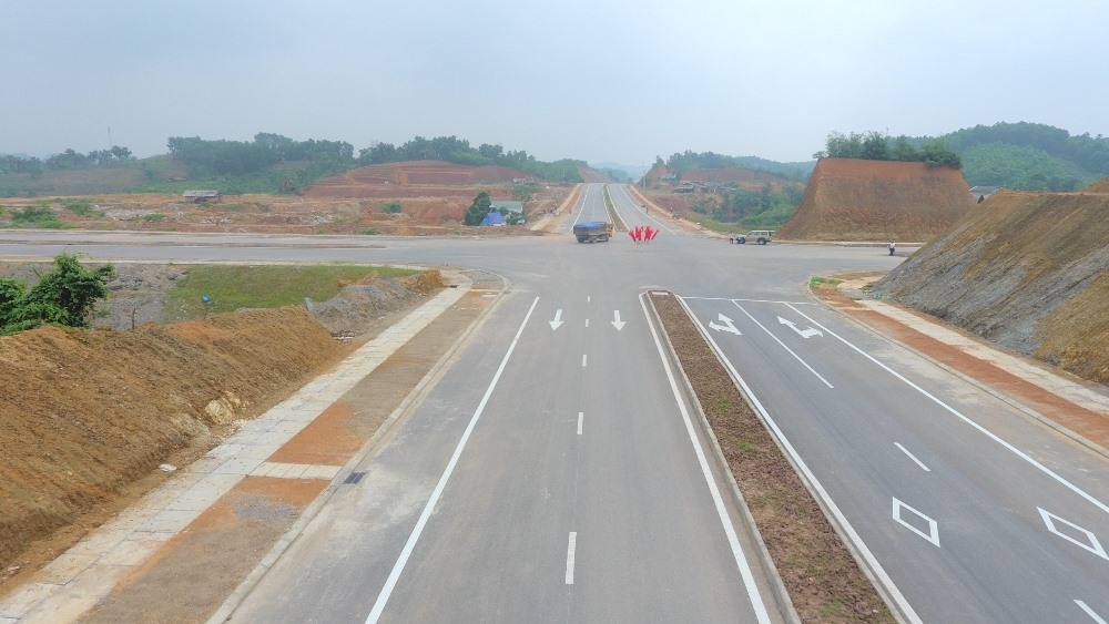 Yên Bái: Chuẩn bị thông xe kỹ thuật công trình đường nối Quốc lộ 32C với cao tốc Nội Bài - Lào Cai