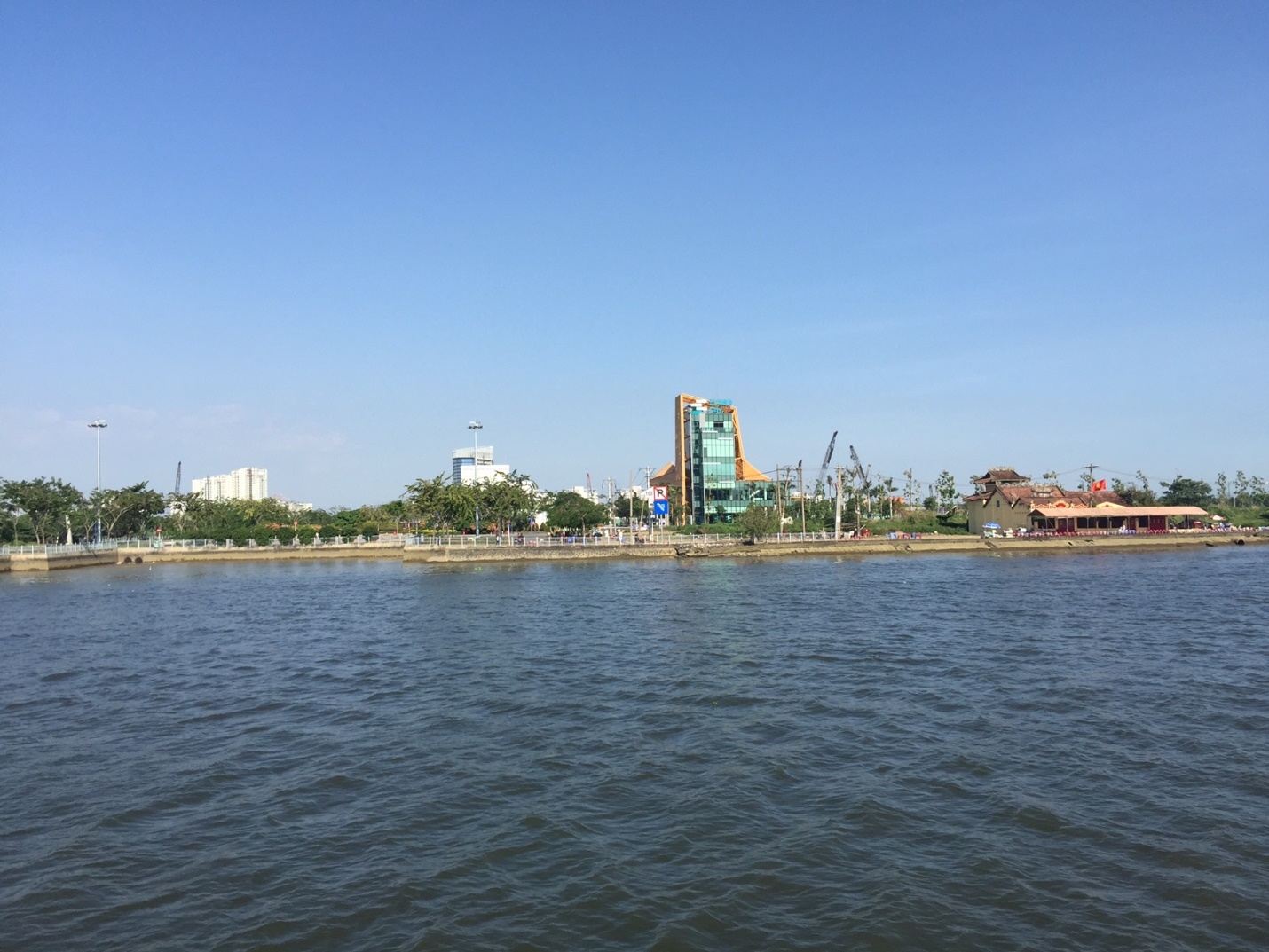 Thành phố Hồ Chí Minh chuyển 11 bến thủy nội địa sang Trung tâm Quản lý đường thủy