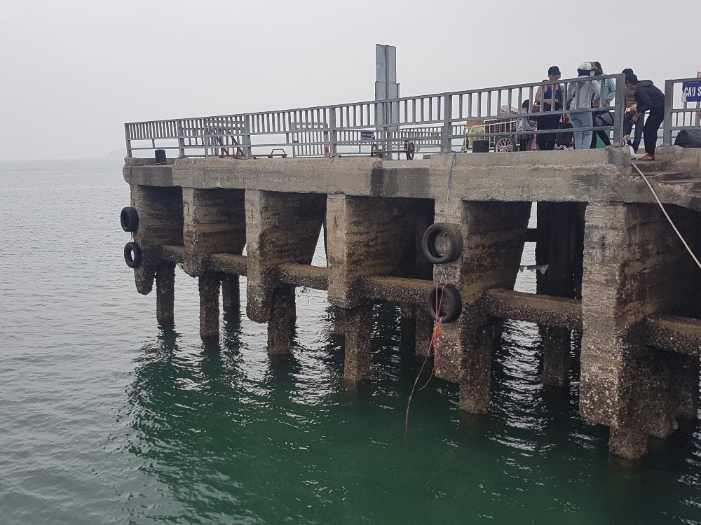 Huyện Cô Tô (Quảng Ninh): Cần sửa chữa ngay cầu cảng cho tàu thuyền cập bến