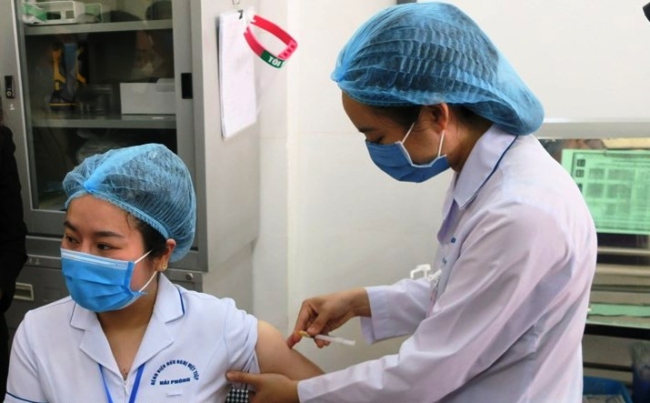 Hải Phòng: Người dân mong ngóng được tiêm vắc xin phòng Covid-19