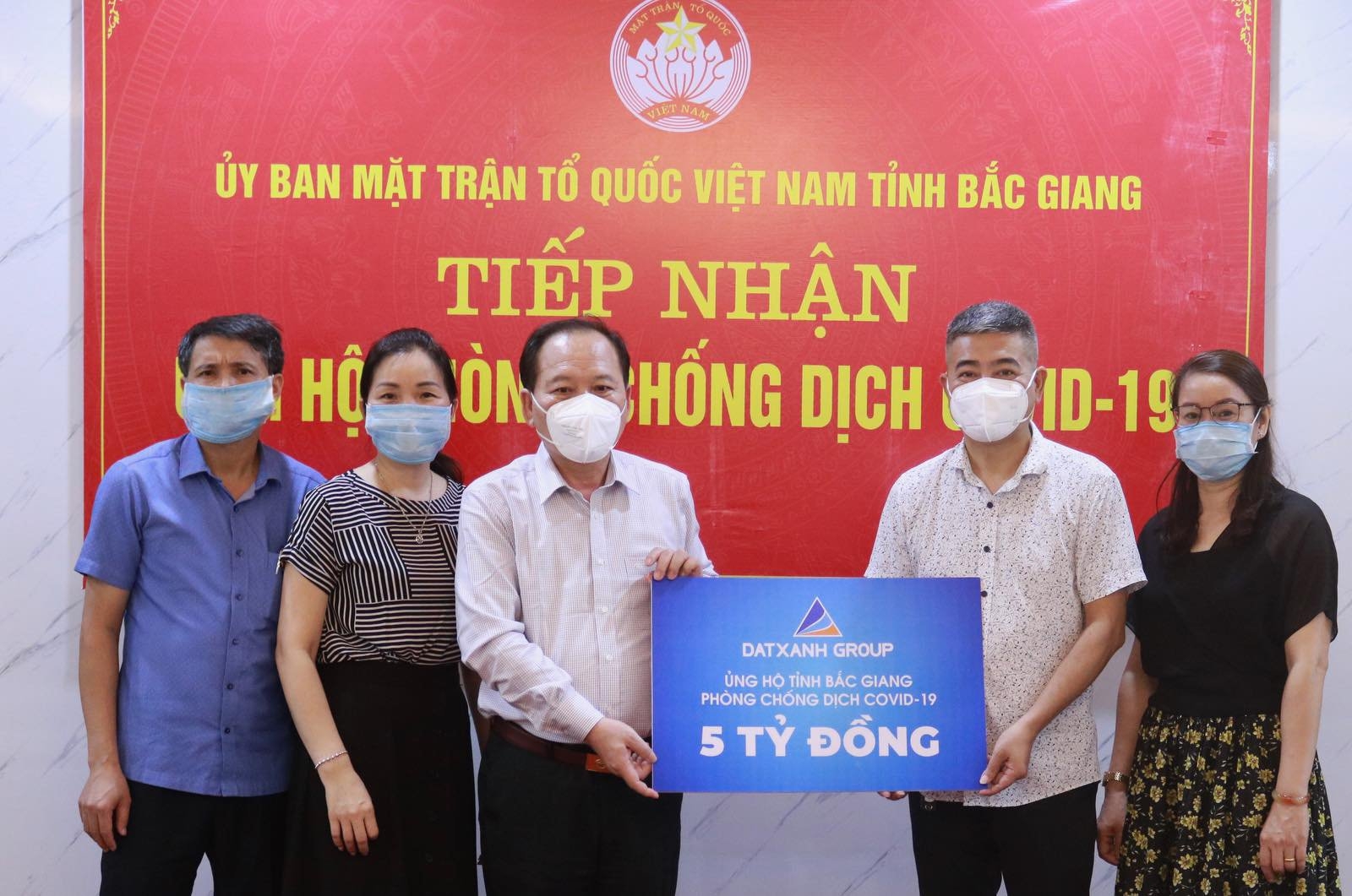 Đất Xanh ủng hộ 5 tỷ đồng cùng Bắc Giang chống dịch Covid-19