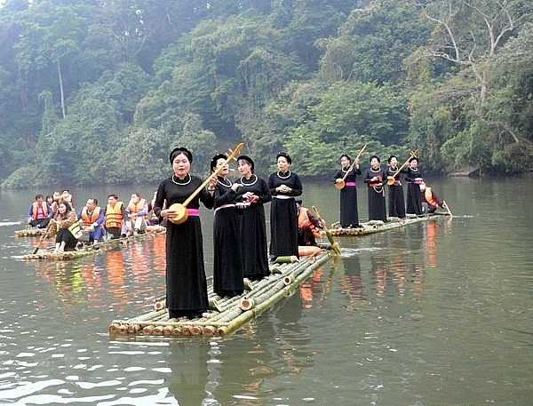 phat trien du lich la khau dot pha cua tinh tuyen quang