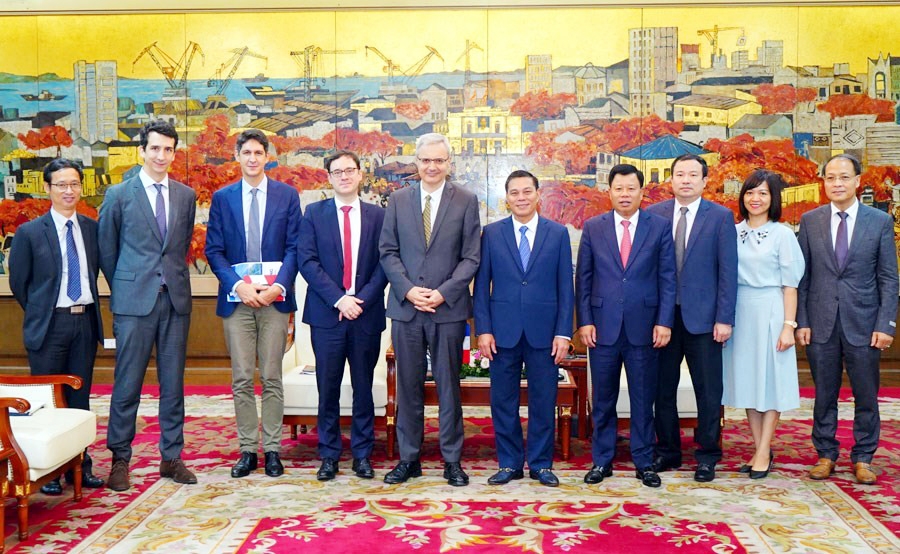 Chủ tịch UBND thành phố Hải Phòng tiếp xã giao Đại sứ Pháp tại Việt Nam