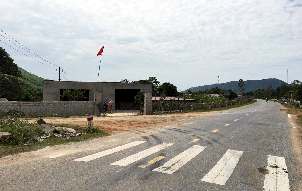 Quảng Bình: Người nhà Phó Bí thư Đảng ủy xã xây công trình “đón đầu” đền bù cao tốc không chịu tháo dỡ