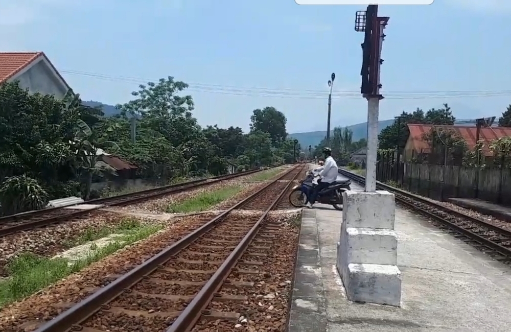 Thừa Thiên - Huế: Xây dựng lộ trình xóa bỏ lối đi tự mở qua đường sắt