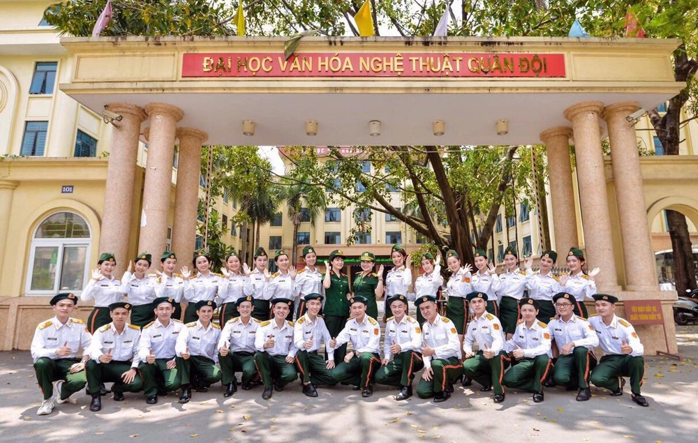 Khoa Thanh nhạc Trường Đại học Văn hóa nghệ thuật Quân đội náo nức ngày lễ tốt nghiệp