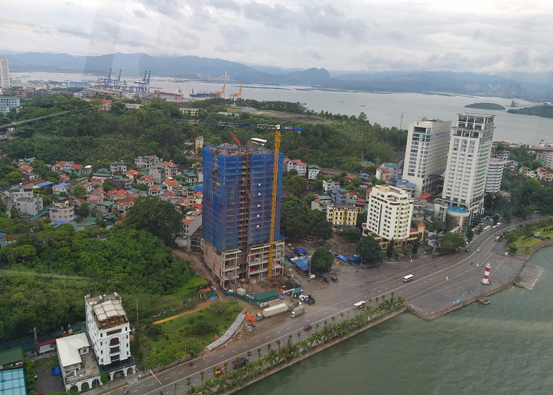 Thành phố Hạ Long (Quảng Ninh): Phát hiện một viên chức vi phạm quy tắc phòng, chống dịch Covid-19