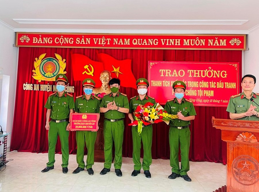 Thanh Hóa: Thưởng 30 triệu đồng cho các tập thể và cá nhân Công an huyện Nông Cống