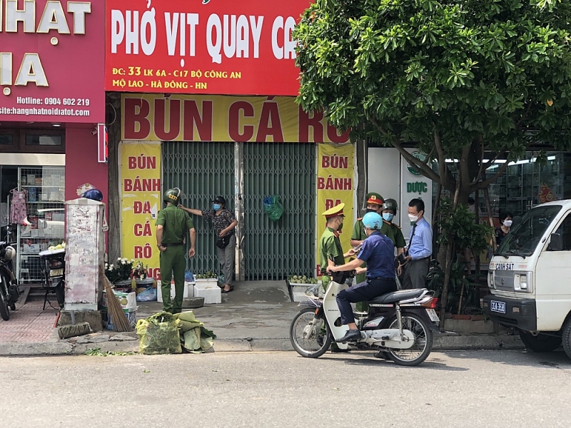 4 ngay dau gian cach xa hoi ha noi xu phat hon 3 ty dong cac truong hop vi pham