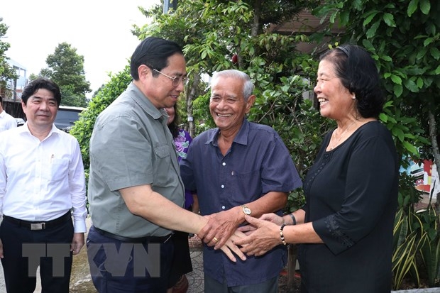 Thủ tướng Phạm Minh Chính thăm, tặng quà gia đình chính sách ở Cần Thơ