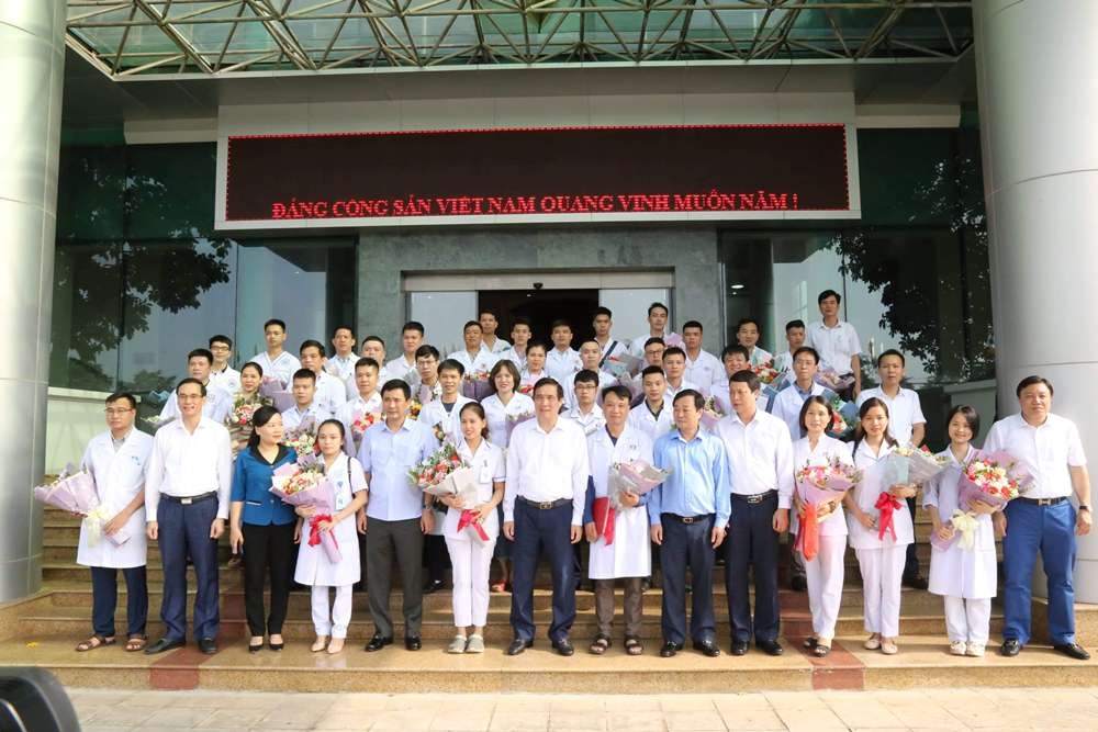 Phú Thọ: 38 bác sỹ, điều dưỡng lên đường hỗ trợ Quảng Nam chống dịch