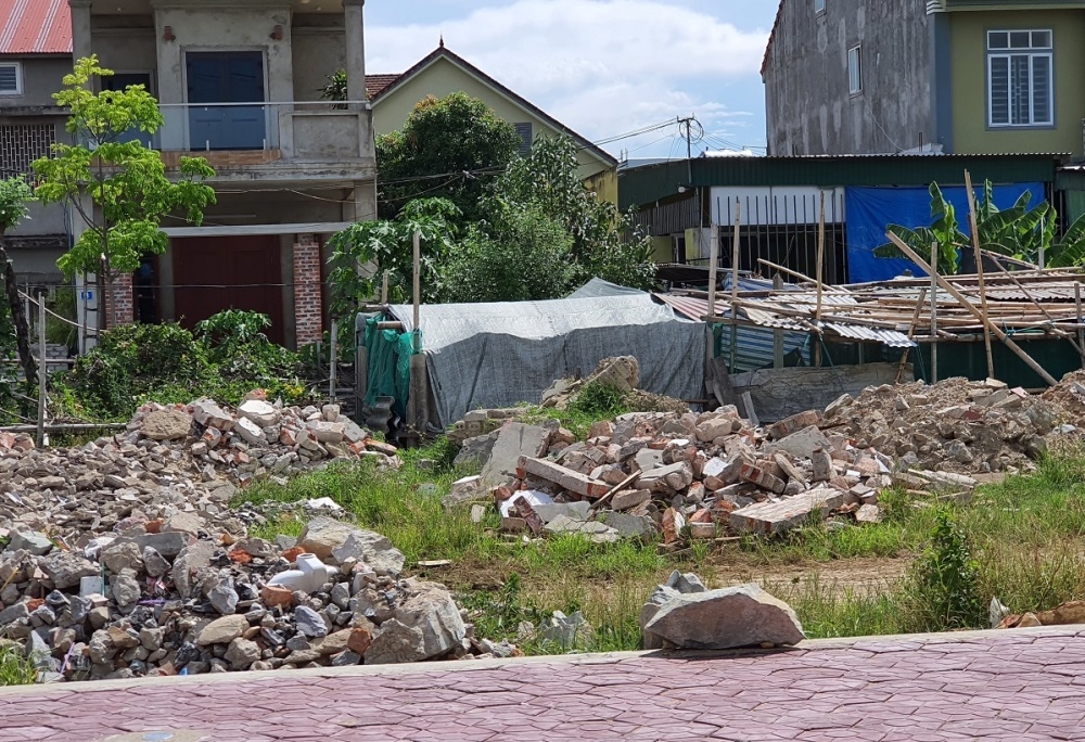 Thành phố Vinh: Quy hoạch thêm bãi tập kết rác thải tạm thời để siết chặt nạn đổ trộm rác thải xây dựng