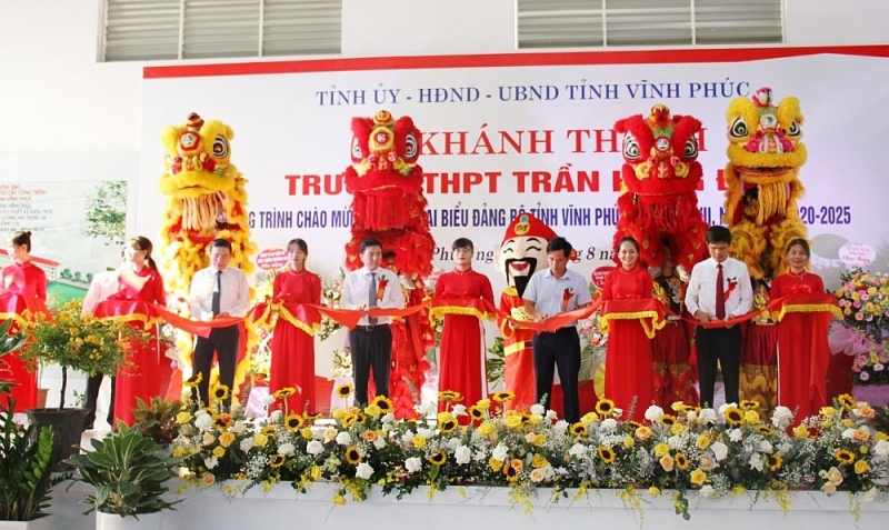 vinh phuc khanh thanh cong trinh truong thpt tran hung dao