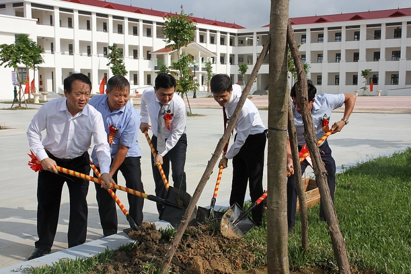 vinh phuc khanh thanh cong trinh truong thpt tran hung dao