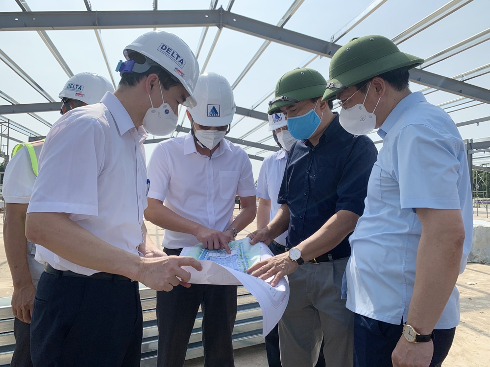 Khảo sát việc triển khai xây dựng bệnh viện dã chiến và khu cách ly tập trung trên địa bàn Hà Nội