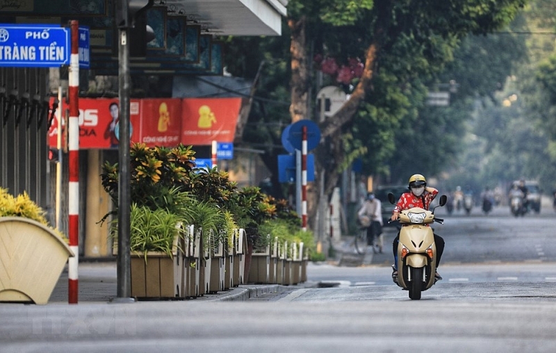 hinh anh duong pho khac la trong nhung ngay ha noi gian cach