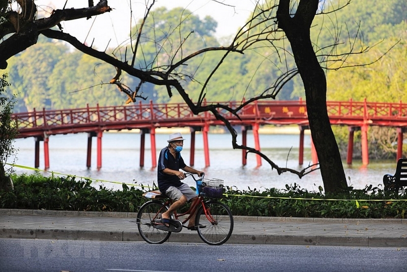 hinh anh duong pho khac la trong nhung ngay ha noi gian cach