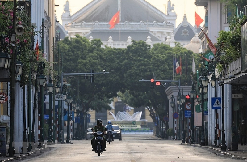 hinh anh duong pho khac la trong nhung ngay ha noi gian cach