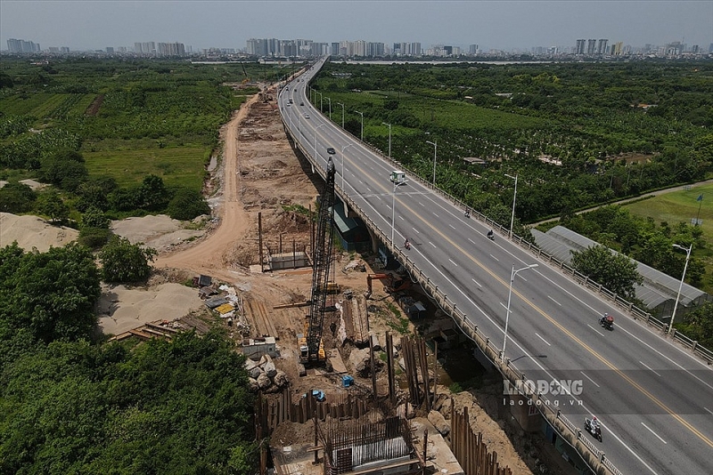 cong trinh trong diem dua tien do trong thoi diem ha noi gian cach