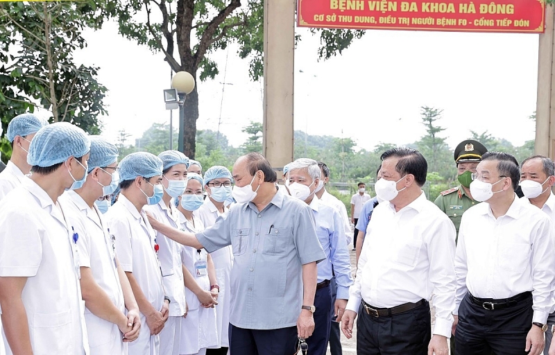 chu tich nuoc tham dong vien can bo nguoi dan ha noi chong covid 19