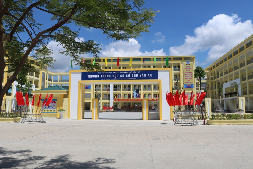 Quảng Ninh: Khang trang khu vệ sinh trường học