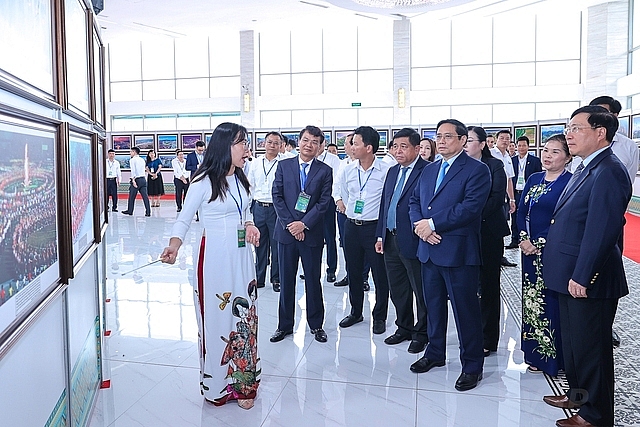 trien khai chuong trinh hanh dong cua chinh phu thuc hien nghi quyet cua bo chinh tri ve vung trung du va mien nui bac bo