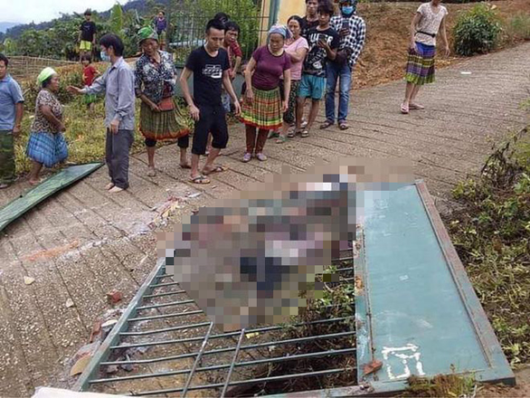 Lào Cai: Cổng trường sập, đè chết ba học sinh