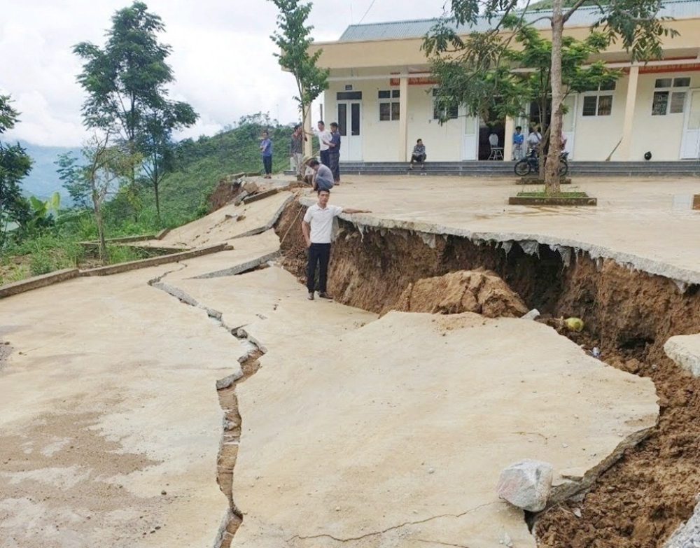 Mường Lát (Thanh Hóa): Trường Tiểu học Nhi Sơn bị sụt lún nghiêm trọng