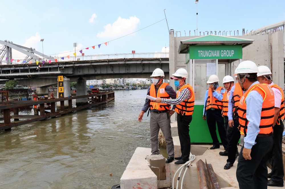 Thứ trưởng Lê Quang Hùng kiểm tra dự án chống ngập của Trung Nam