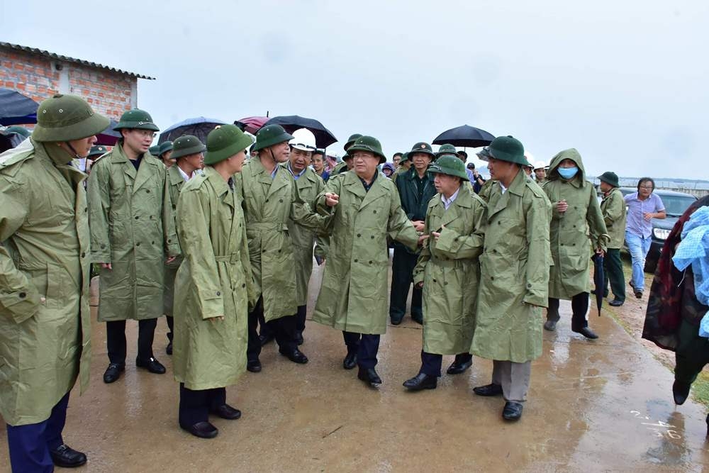 Phó Thủ tướng Trịnh Đình Dũng yêu cầu không được chủ quan với cơn bão số 5