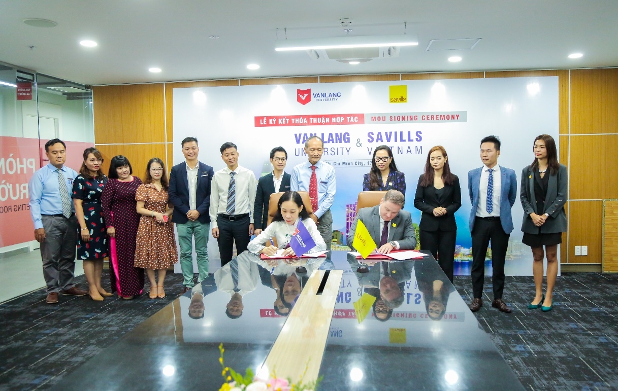Savills Việt Nam và Đại học Văn Lang bắt tay hợp tác đào tạo trong lĩnh vực bất động sản
