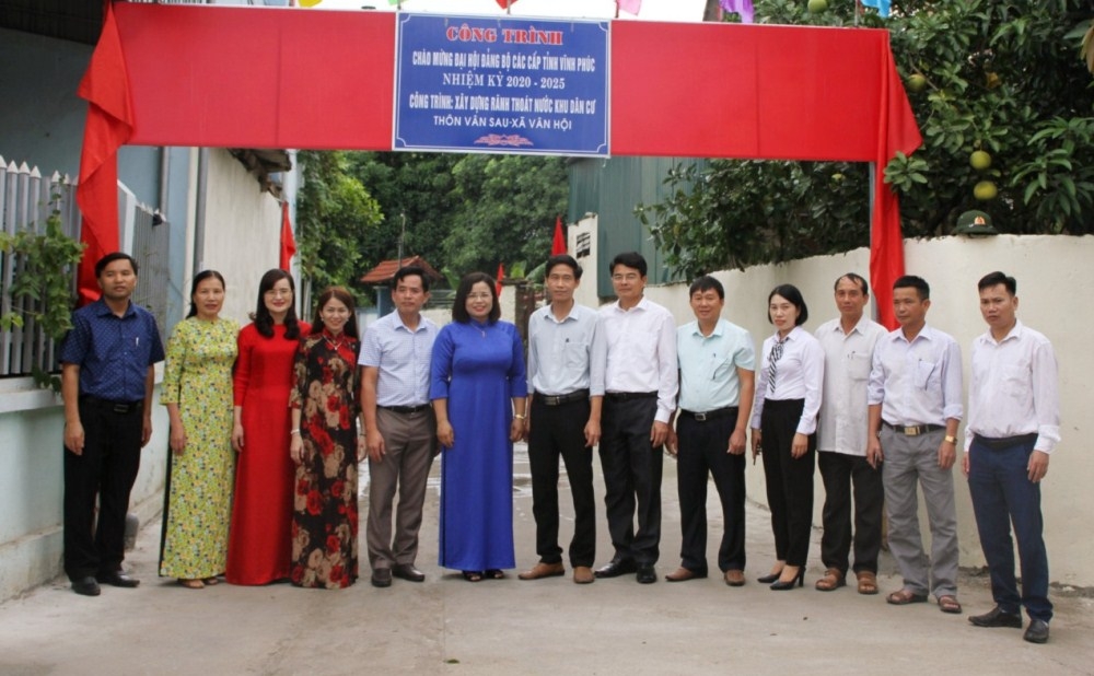 Tam Dương (Vĩnh Phúc): Gắn biển công trình chào mừng Đại hội Đảng bộ tỉnh lần thứ XVII