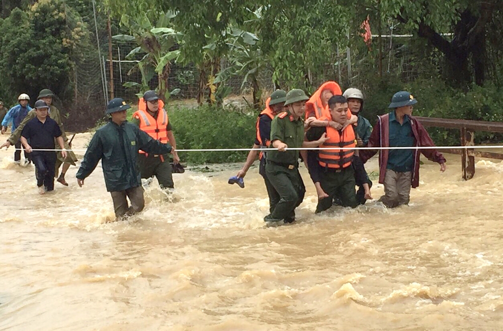 Phú Thọ: 2 người chết, 7 người bị thương do mưa lớn