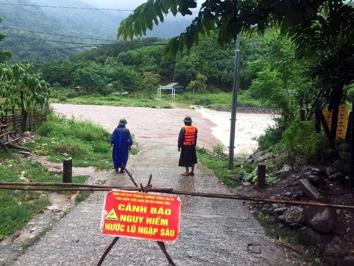 Quảng Bình: Nhiều khu vực bị chia cắt do ảnh hưởng mưa, lũ