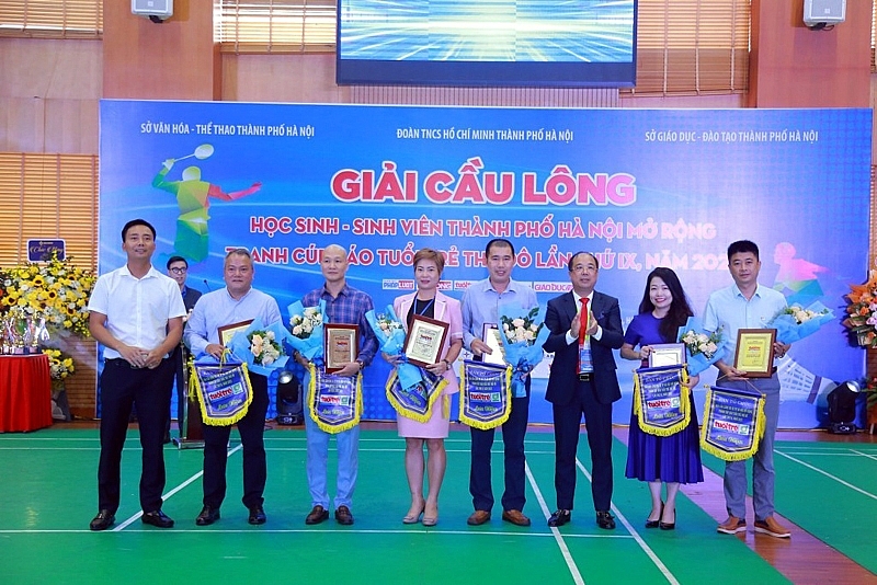 tung bung khai mac giai cau long hoc sinh sinh vien thanh pho ha noi mo rong