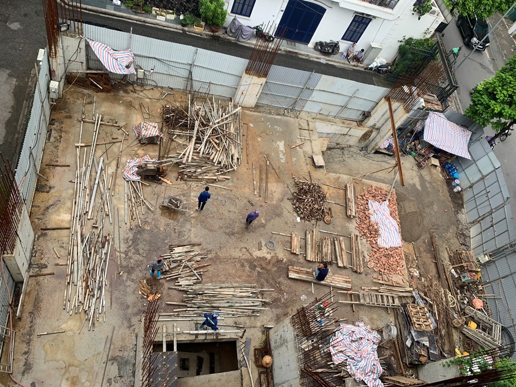 Công trình nhà ở có 4 tầng hầm tại phố Sơn Tây vẫn “ung dung” thi công, bất chấp chỉ đạo của Thủ tướng Chính phủ?