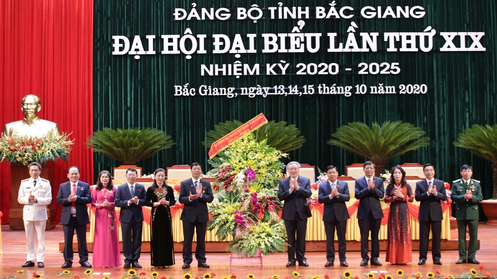 Đồng chí Dương Văn Thái được bầu giữ chức vụ Bí thư Tỉnh ủy Bắc Giang