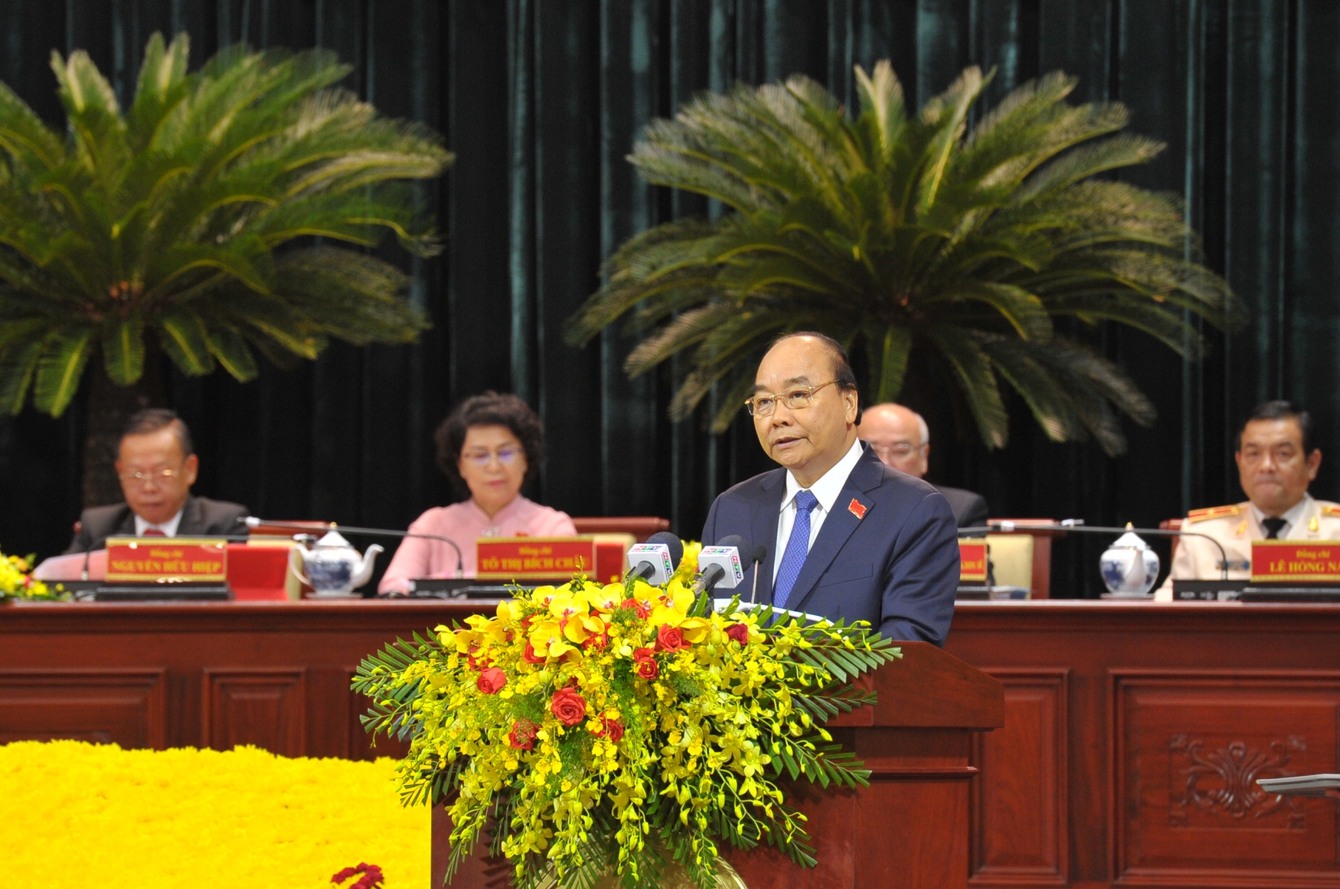 Thủ tướng Nguyễn Xuân Phúc: Thành phố Hồ Chí Minh là động lực phát triển kinh tế của cả nước