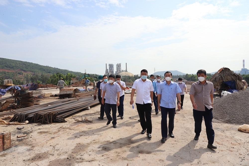 Thanh Hóa: Chủ tịch UBND tỉnh kiểm tra tiến độ thực hiện các dự án đầu tư tại Khu kinh tế Nghi Sơn