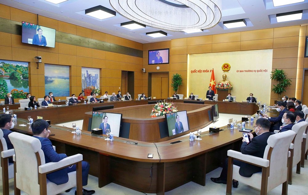 Chủ tịch Quốc hội gặp mặt đoàn doanh nghiệp của Diễn đàn các nhà lãnh đạo doanh nghiệp Việt Nam