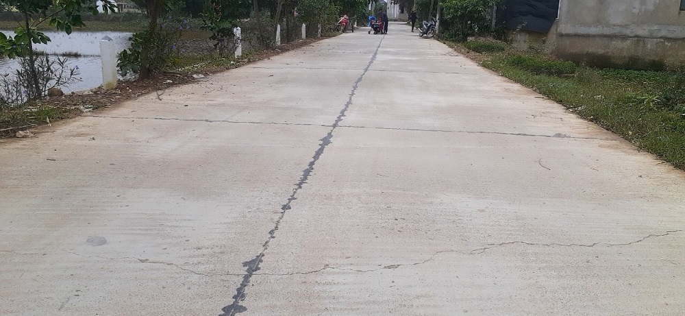 Quảng Bình: Tuyến đường giao thông nông thôn vừa hoàn thành đã hư hỏng, bong tróc