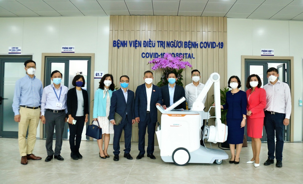 Siemens Caring Hands trao tặng thiết bị y tế cho bệnh viện ở Việt Nam nhằm hỗ trợ chống dịch Covid-19